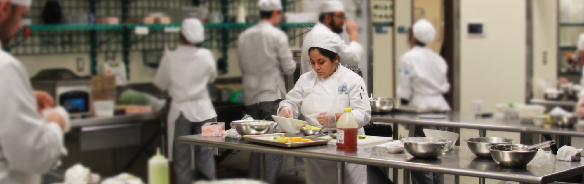 Chefs, Head Cooks, and Food Preparation and Serving Supervisors - What do  Chefs, Head Cooks, and Food Preparation and Serving Supervisors do?