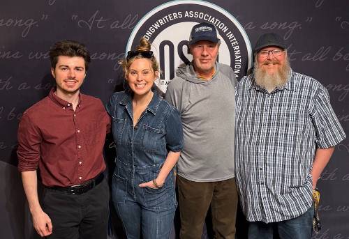 At the conclusion of a successful comprehensive six-week business of songwriting course at Nashville State’s White Bridge campus, the Nashville Songwriters Association International (NSAI) donated two Bose L1 Model II with ToneMatch® systems to the college.